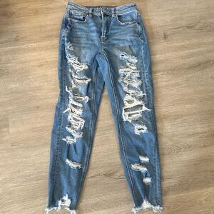 American Eagle Distressed Mom Jeans Women’s Size 2
